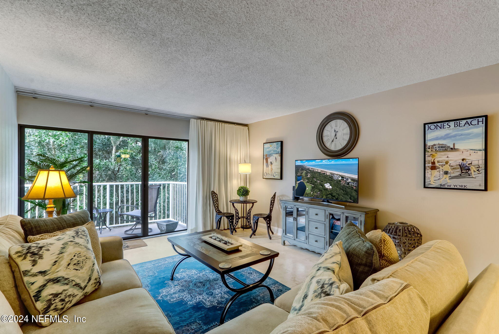 Condominium in Fernandina Beach FL 2122 BEACH WOOD Road 1.jpg