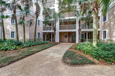 Condominium in Fernandina Beach FL 2122 BEACH WOOD Road.jpg