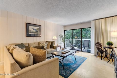 Condominium in Fernandina Beach FL 2122 BEACH WOOD Road 14.jpg