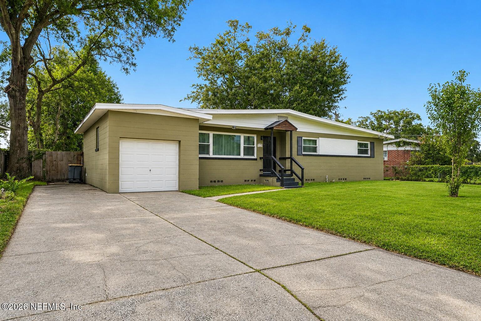 6549 Lou Dr, Jacksonville, FL 32216