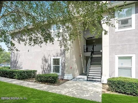 Condominium in Jacksonville FL 6105 MAGGIES Circle #101.jpg