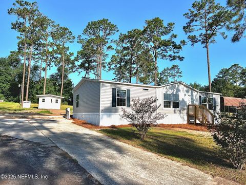 Single Family Residence in Glen St. Mary FL 11648 E CONFEDERATE Drive.jpg