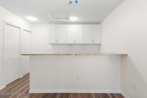 Single Family Residence in Jacksonville FL 819 ACAPULCO Road 60.jpg