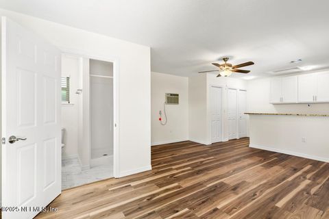 Single Family Residence in Jacksonville FL 819 ACAPULCO Road 53.jpg