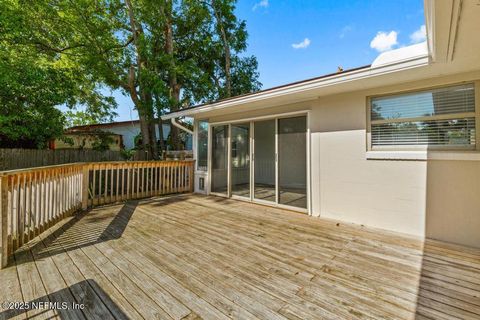 Single Family Residence in Jacksonville FL 819 ACAPULCO Road 48.jpg