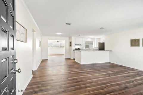 Single Family Residence in Jacksonville FL 819 ACAPULCO Road 9.jpg