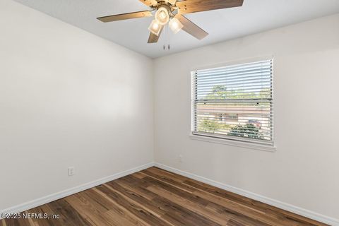 Single Family Residence in Jacksonville FL 819 ACAPULCO Road 41.jpg