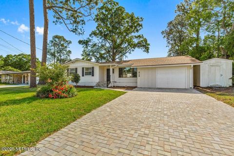 Single Family Residence in Jacksonville FL 819 ACAPULCO Road 5.jpg