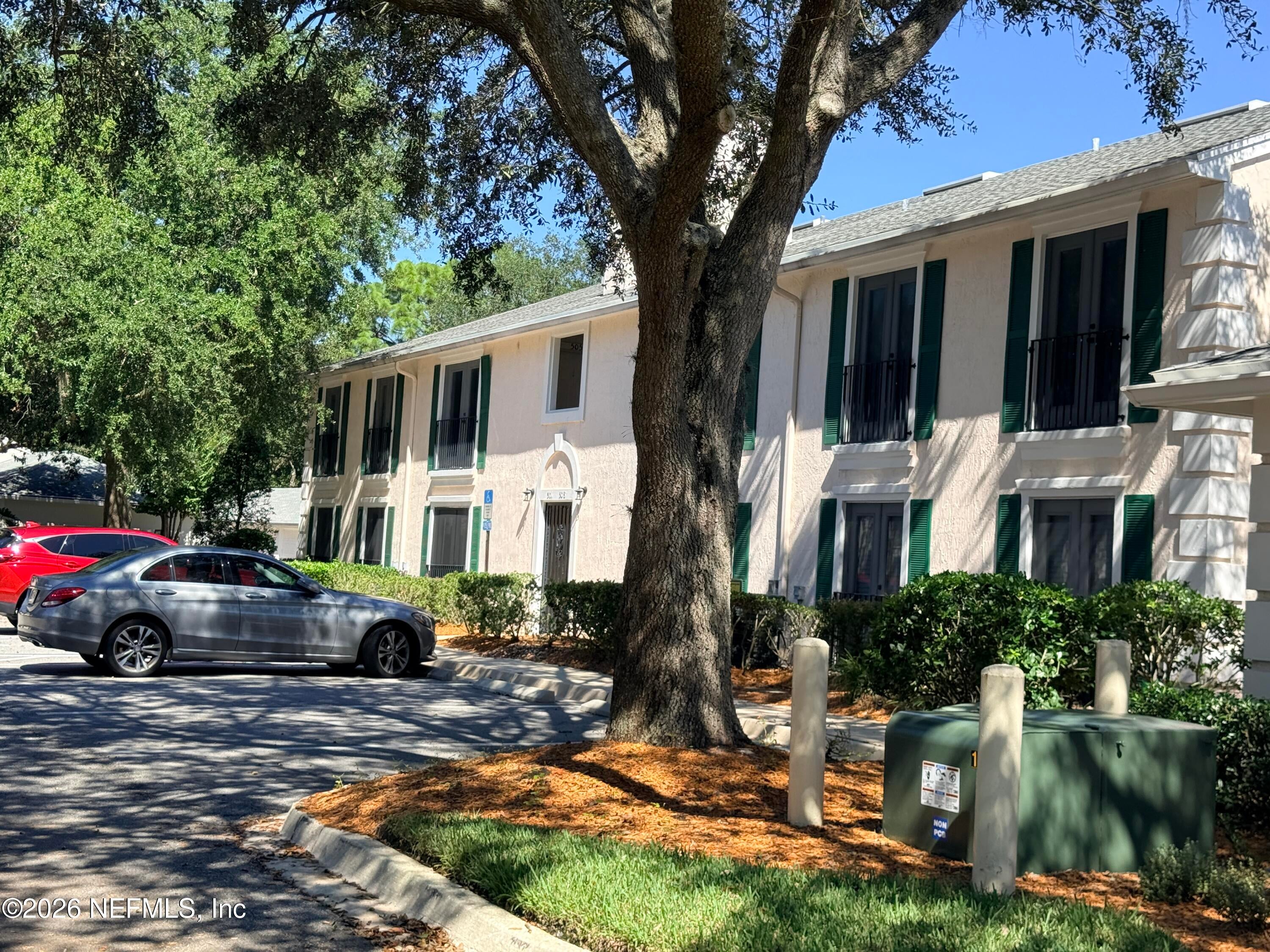13715 Richmond Park Dr, Jacksonville, FL 32224