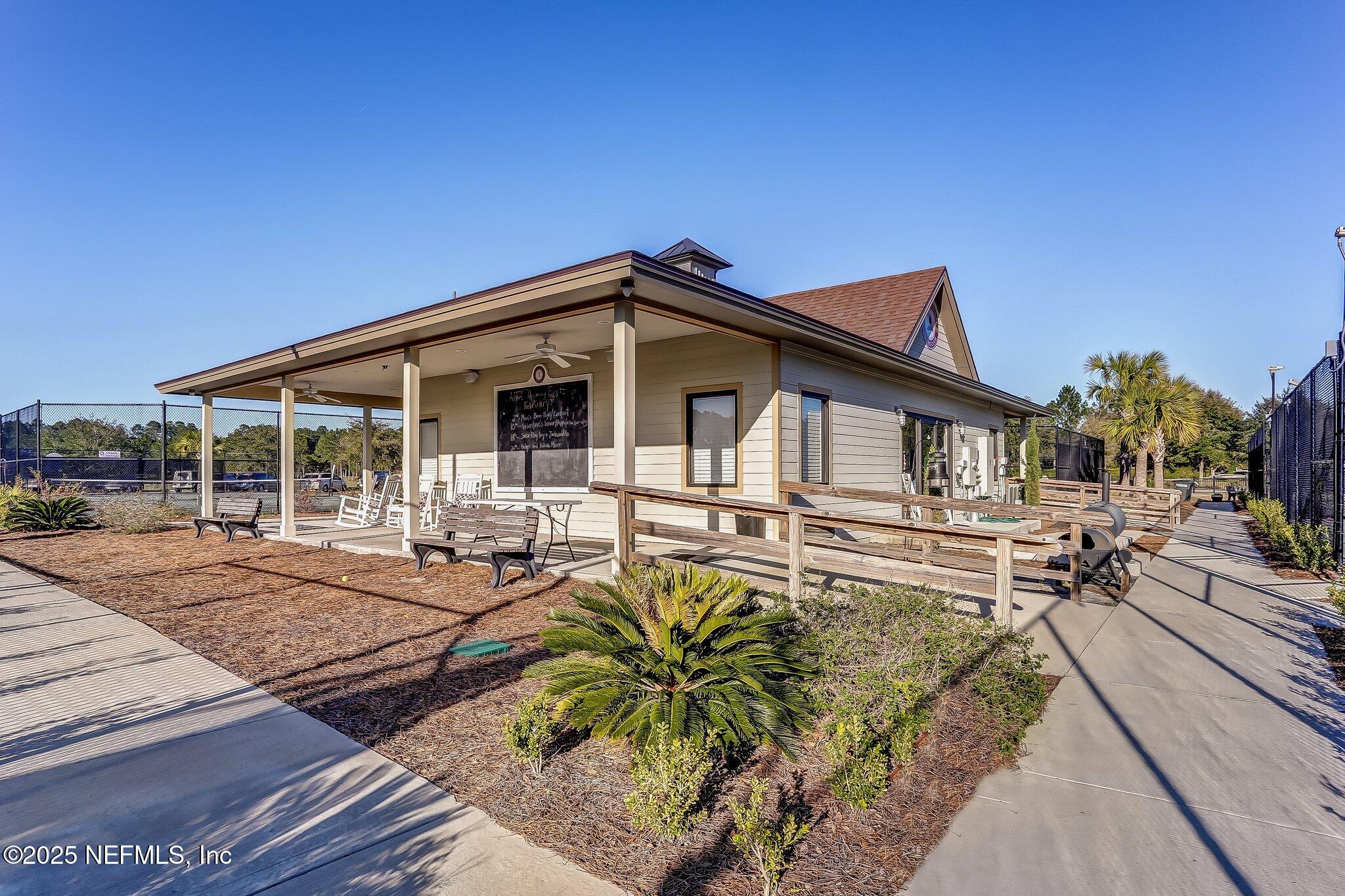Single Family Residence in Fernandina Beach FL 95214 GOLDEN GLOW Drive 46.jpg