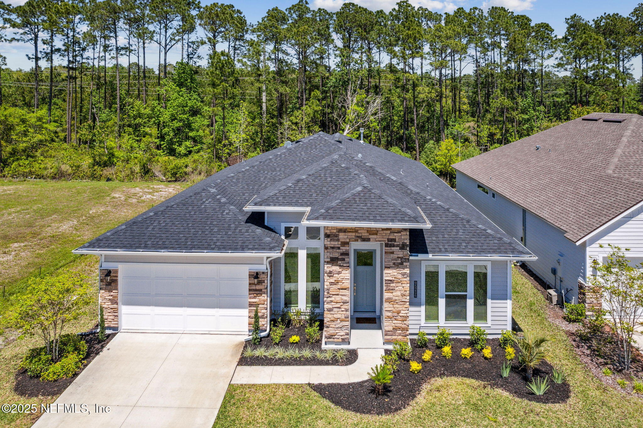 Single Family Residence in Fernandina Beach FL 95214 GOLDEN GLOW Drive 1.jpg