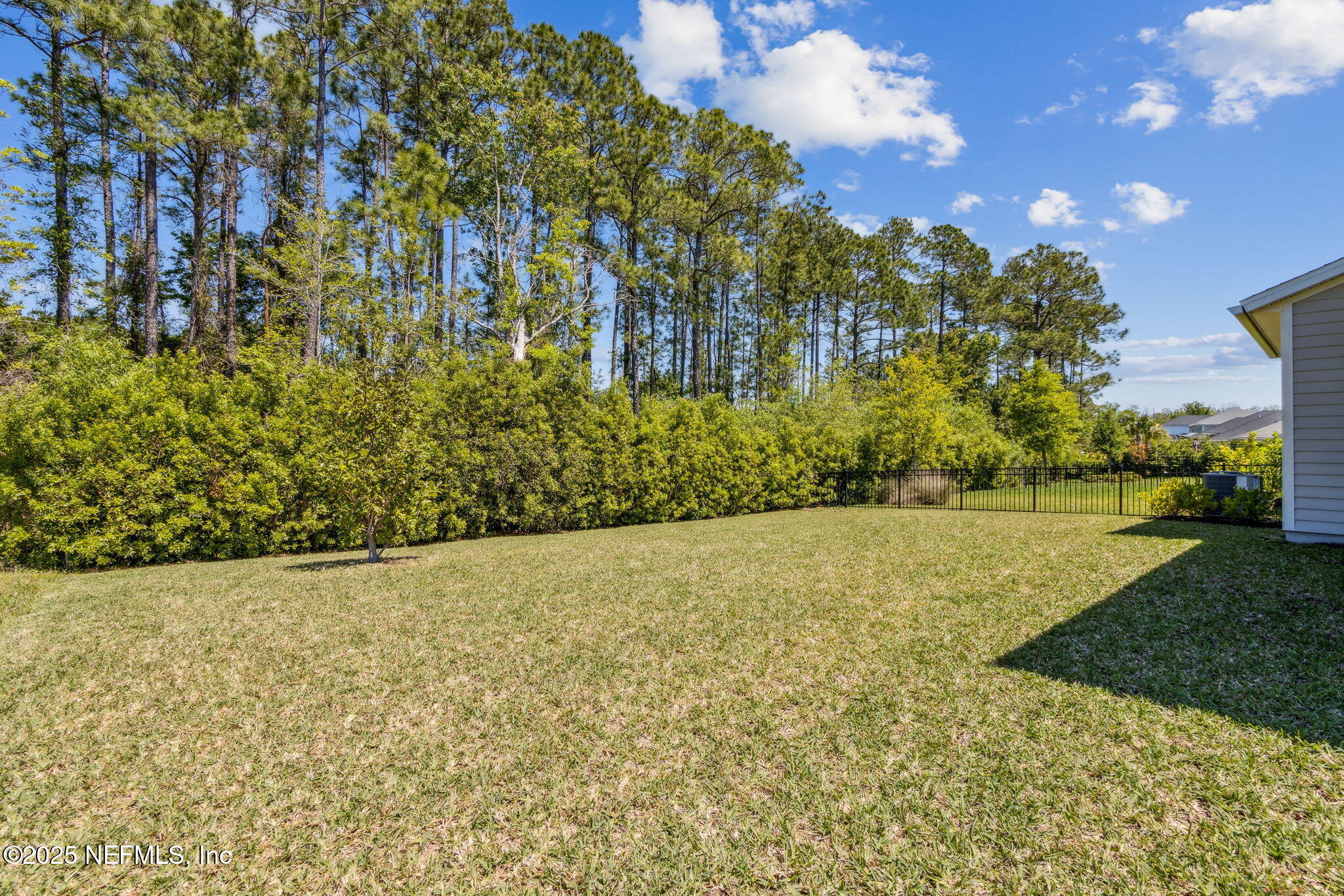 Single Family Residence in Fernandina Beach FL 95214 GOLDEN GLOW Drive 27.jpg
