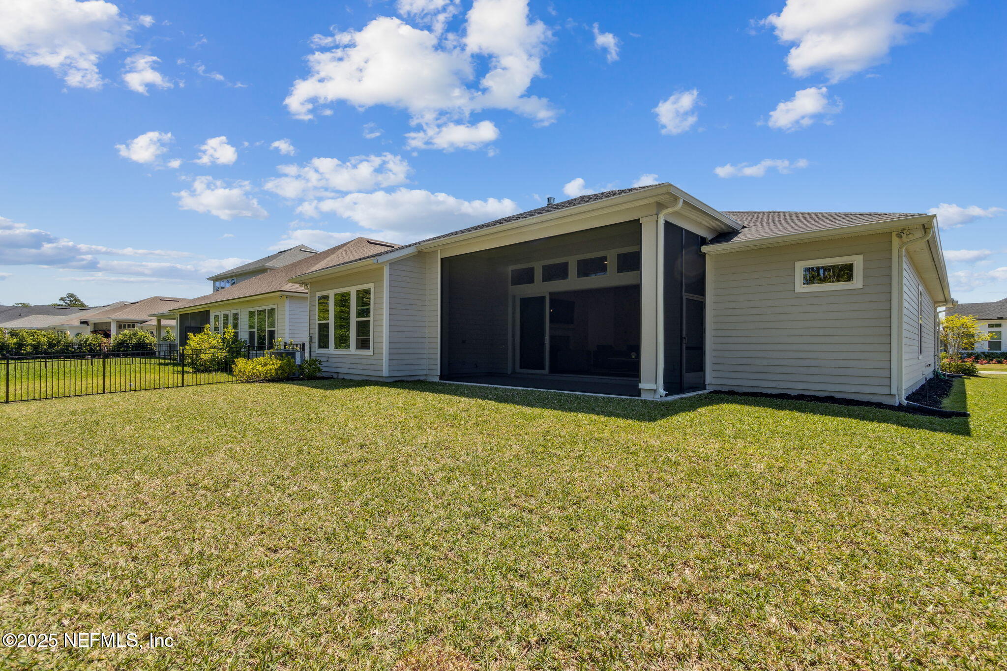 Single Family Residence in Fernandina Beach FL 95214 GOLDEN GLOW Drive 28.jpg