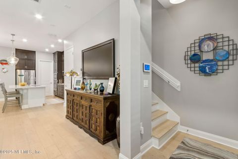Townhouse in Fernandina Beach FL 217 BEECH Street 10.jpg