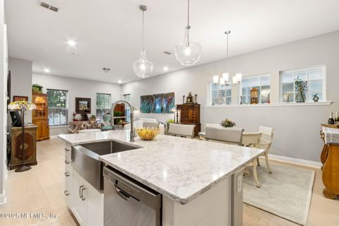 Townhouse in Fernandina Beach FL 217 BEECH Street 20.jpg