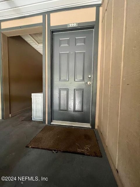 Condominium in Jacksonville FL 8849 OLD KINGS Road.jpg