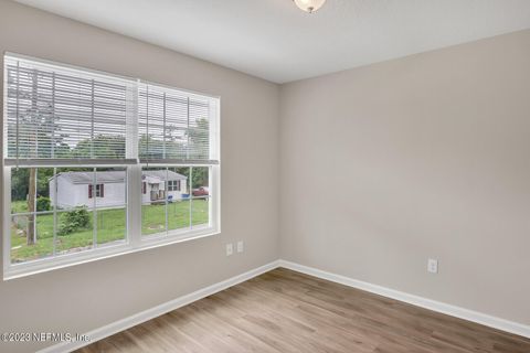 Single Family Residence in Jacksonville FL 7609 EATON Avenue 15.jpg
