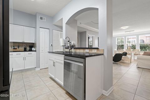 Condominium in Jacksonville FL 10435 MIDTOWN Parkway.jpg