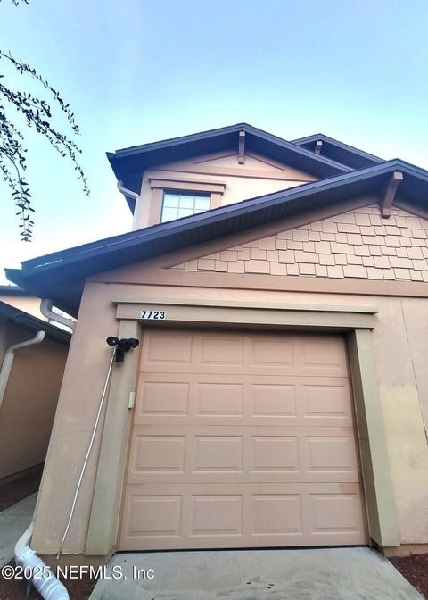 Townhouse in Jacksonville FL 7723 PLAYSCHOOL Lane.jpg