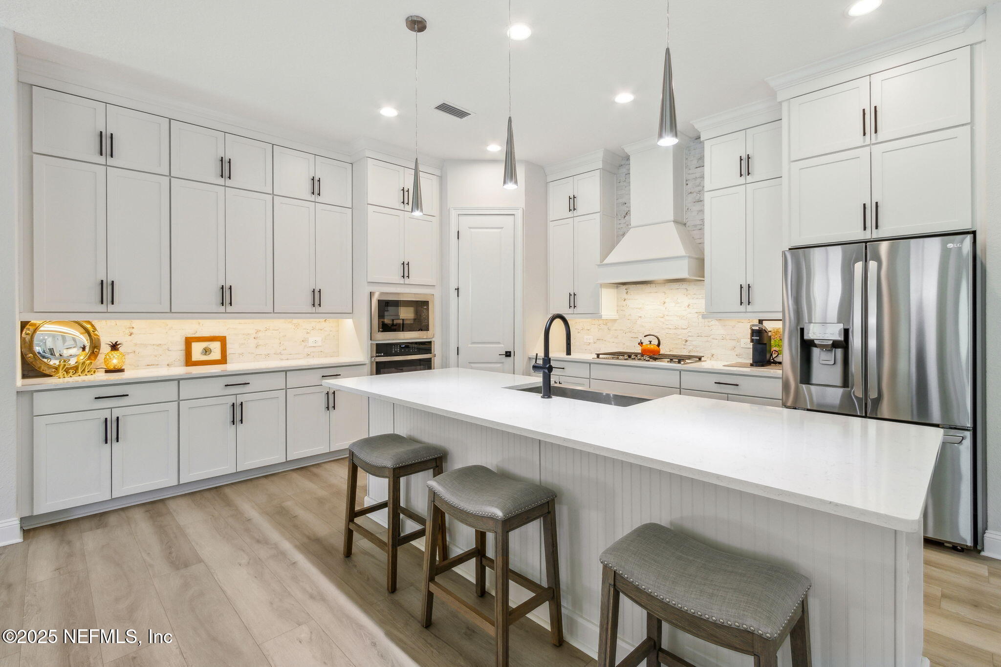 Single Family Residence in Fernandina Beach FL 95062 GOLDEN GLOW Drive 11.jpg