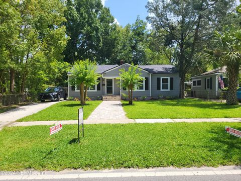 Single Family Residence in Jacksonville FL 2531 LAKE SHORE Boulevard.jpg