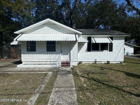 Single Family Residence in Jacksonville FL 8975 MONROE Avenue.jpg