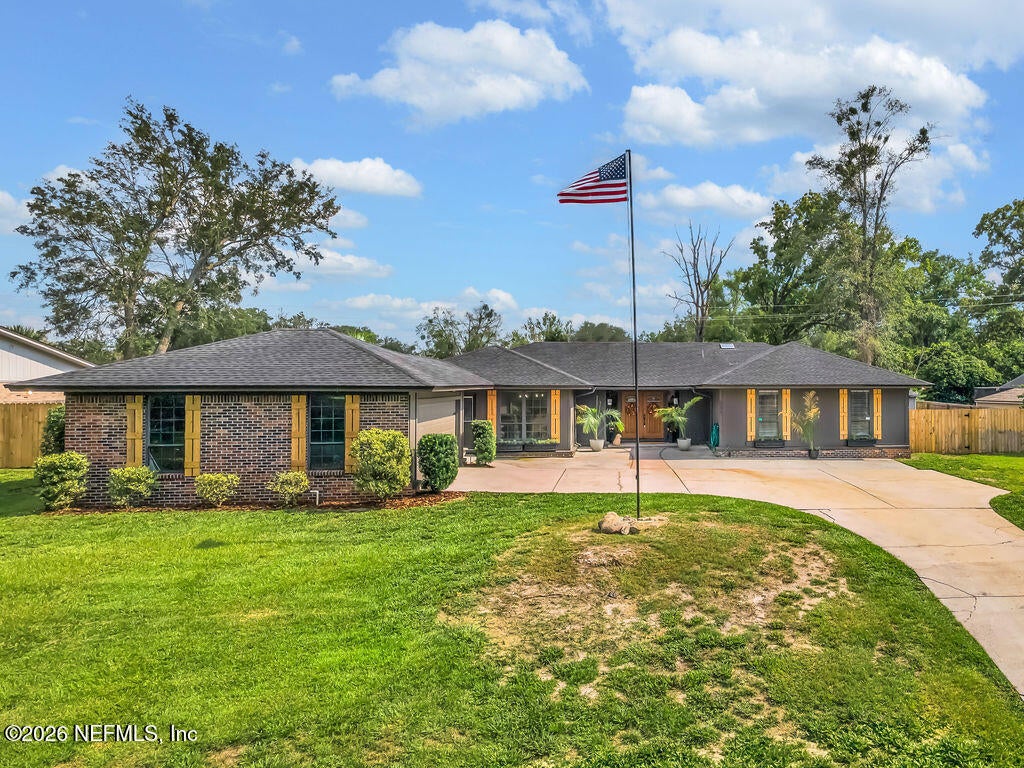 2275 Foxwood Dr, Orange Park, FL 32073