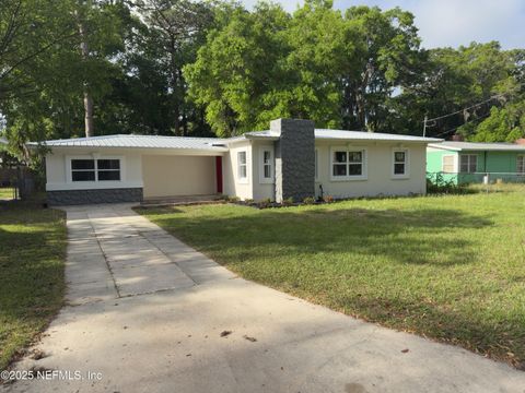 Single Family Residence in Palatka FL 2209 GILLIS Street.jpg