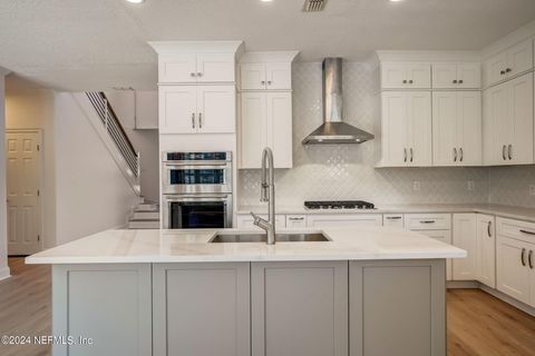 Single Family Residence in Ponte Vedra Beach FL 1545 HARBOUR CLUB Drive 1.jpg