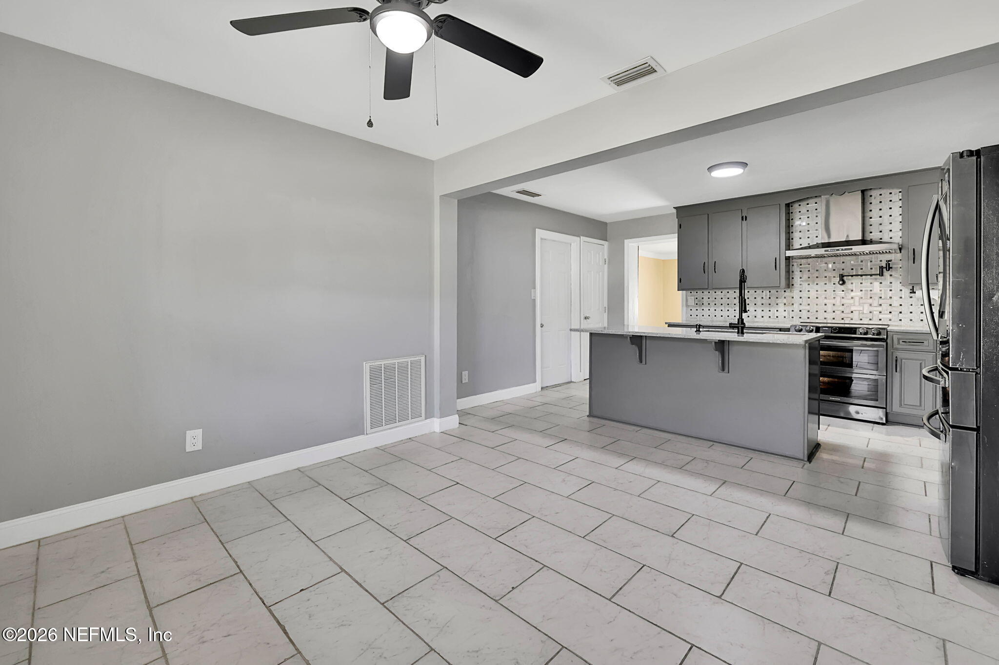 3915 Anvers Blvd, Jacksonville, FL 32210 photo