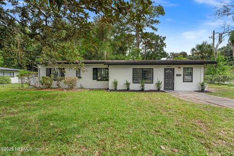 Single Family Residence in Jacksonville FL 6285 SPRING FOREST Circle.jpg