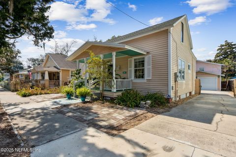 Single Family Residence in Fernandina Beach FL 115 S 5TH Street.jpg