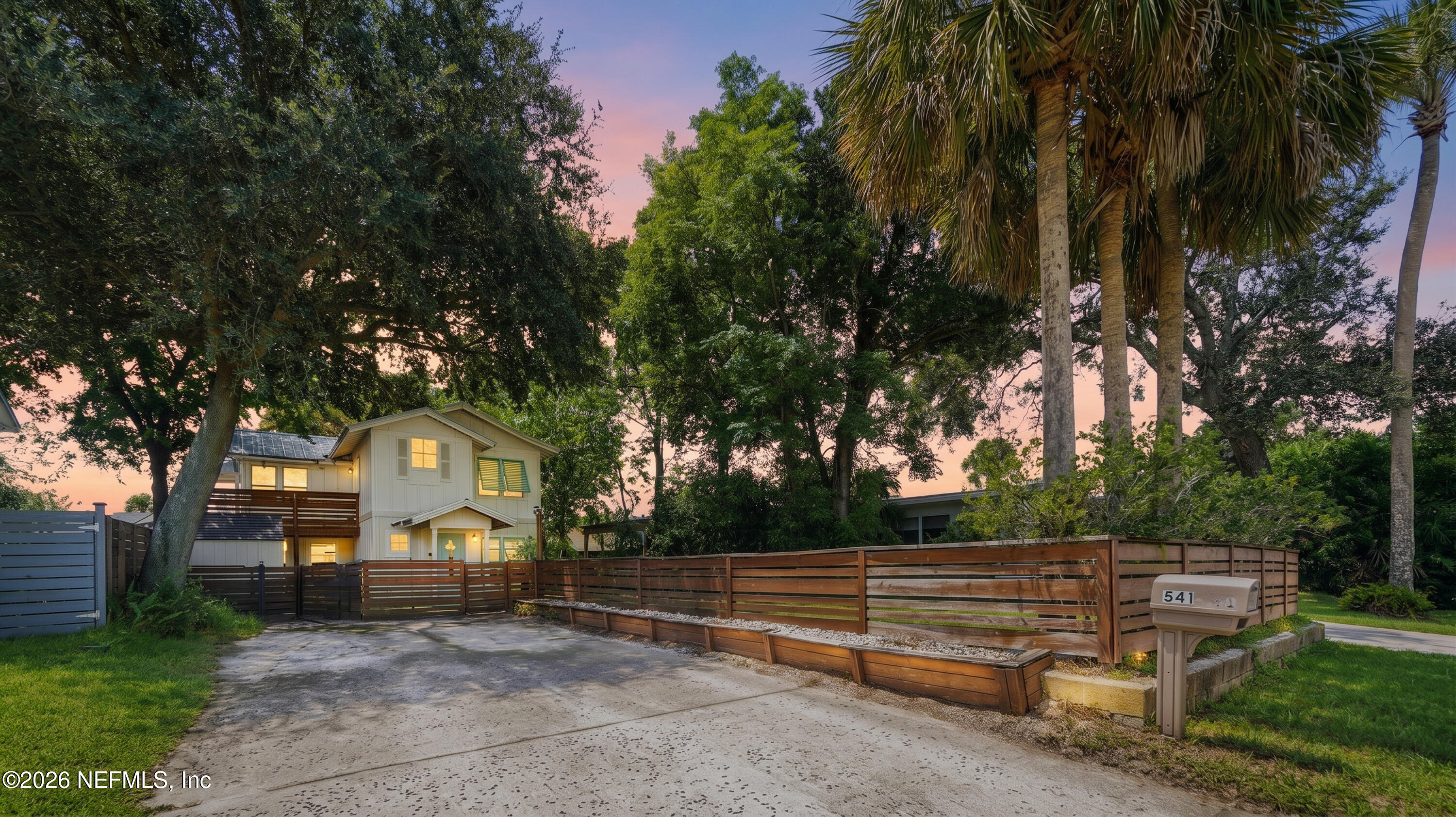 541 Myra St, Neptune Beach, FL 32266 photo