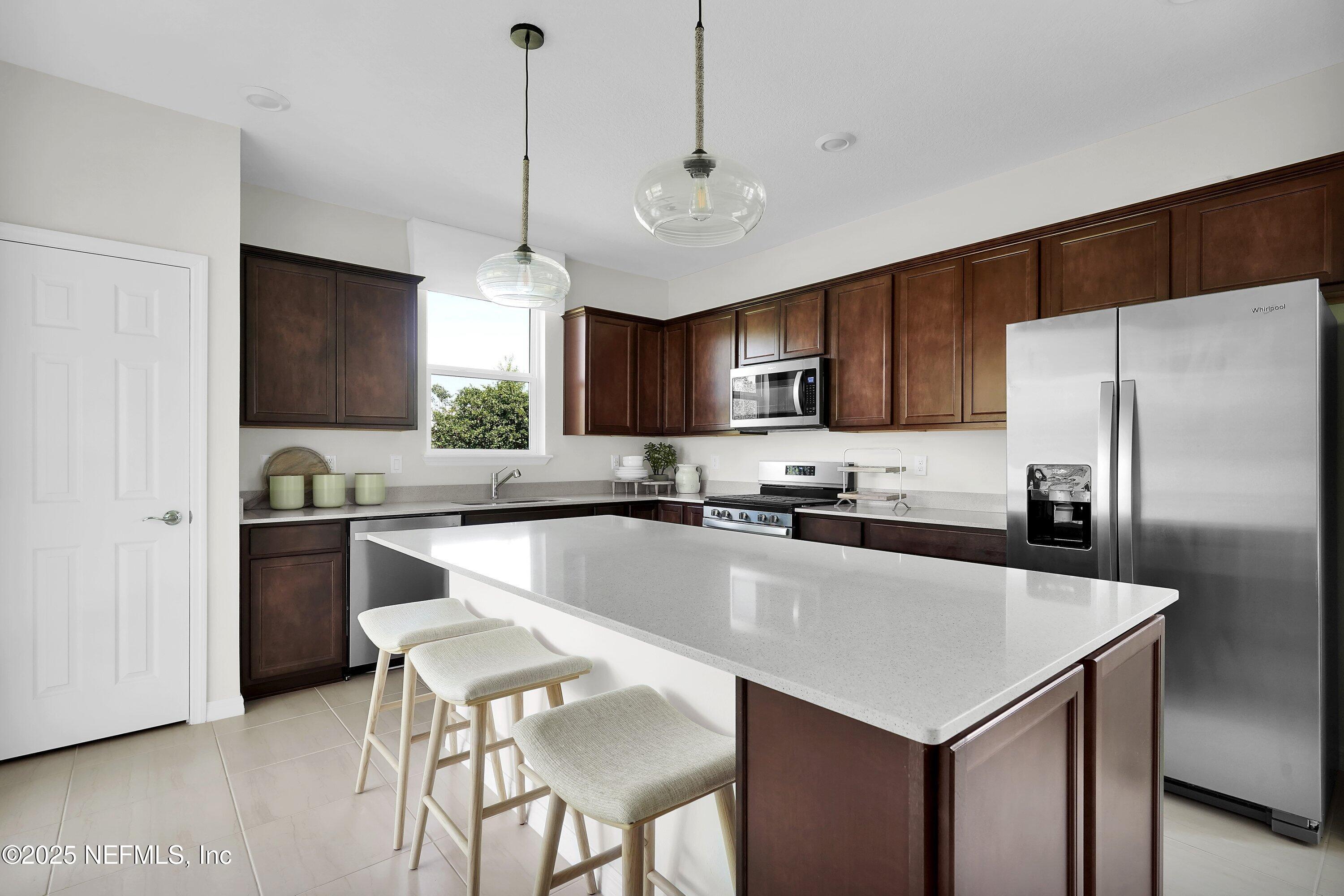 Single Family Residence in Yulee FL 321 TRANQUIL TRAIL Circle 7.jpg