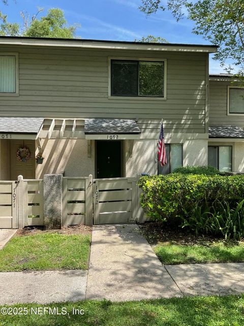 Condominium in Jacksonville FL 7701 BAYMEADOWS Circle #1072.jpg