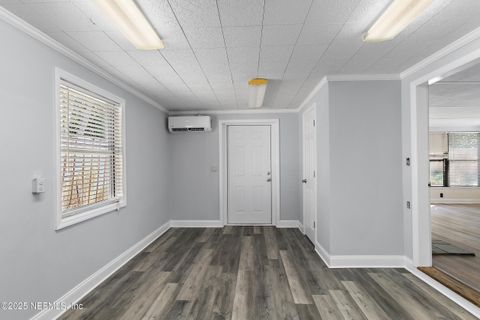 Single Family Residence in Jacksonville FL 6305 BAY RIDGE Road 13.jpg