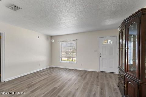 Single Family Residence in Jacksonville FL 6305 BAY RIDGE Road 4.jpg