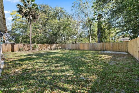 Single Family Residence in Jacksonville FL 6305 BAY RIDGE Road 3.jpg