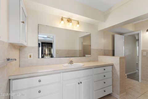 Single Family Residence in Jacksonville FL 6305 BAY RIDGE Road 10.jpg
