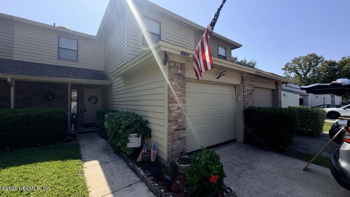 1135 Romaine Cir, Jacksonville, FL 32225