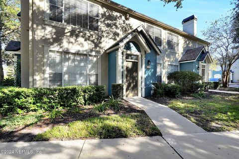 Condominium in Jacksonville FL 13700 RICHMOND PARK Drive #109.jpg