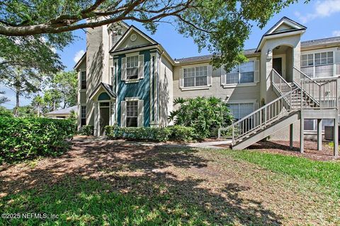 Condominium in Jacksonville FL 13703 RICHMOND PARK Drive #3303.jpg