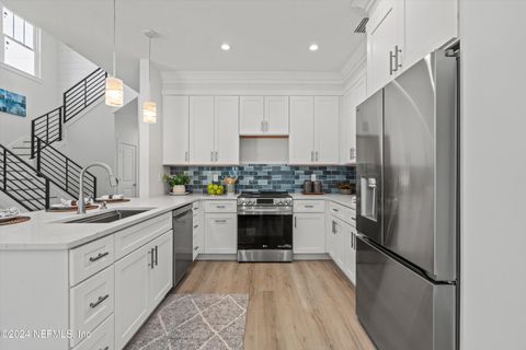 Single Family Residence in Jacksonville Beach FL 240 S 10TH Street 9.jpg