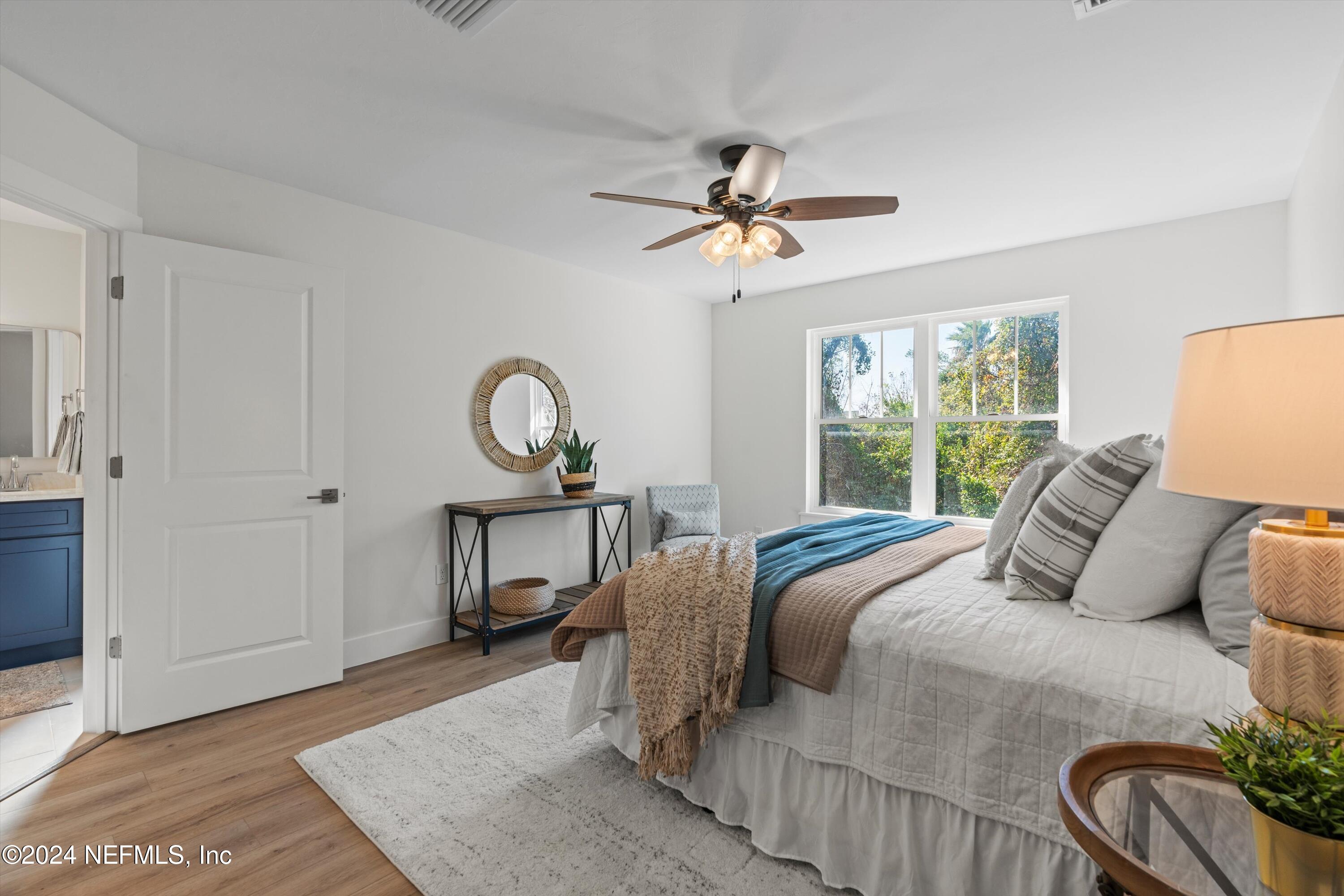 Single Family Residence in Jacksonville Beach FL 240 S 10TH Street 15.jpg