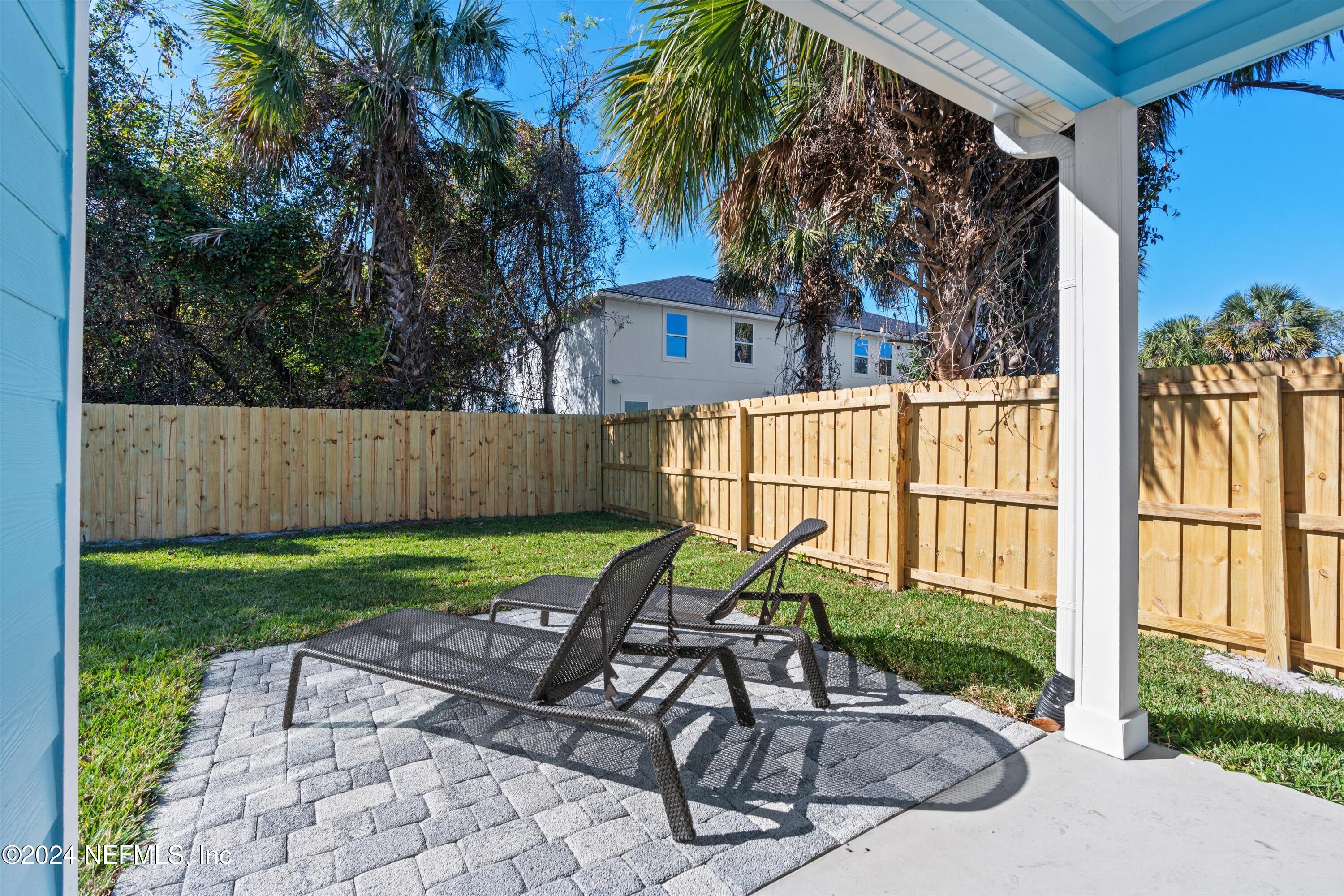 Single Family Residence in Jacksonville Beach FL 240 S 10TH Street 27.jpg