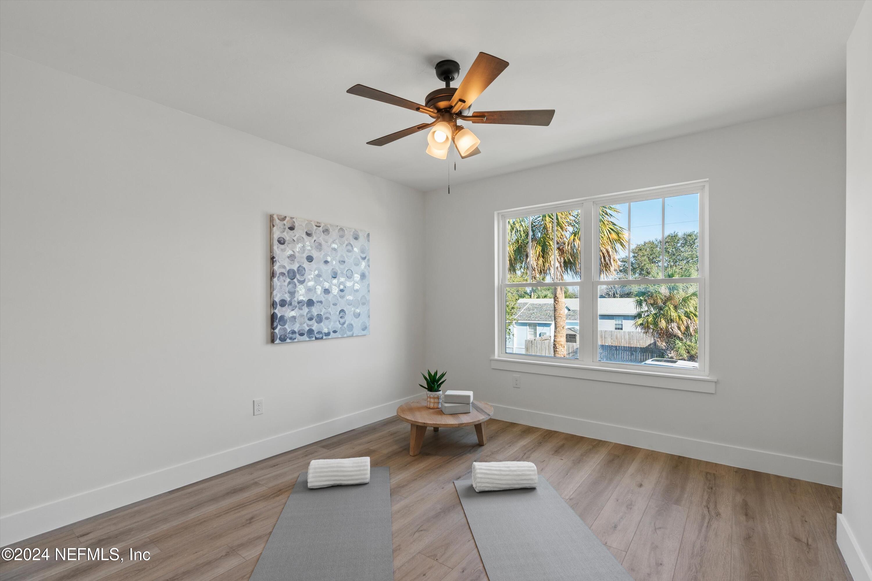 Single Family Residence in Jacksonville Beach FL 240 S 10TH Street 23.jpg