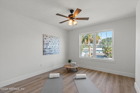Single Family Residence in Jacksonville Beach FL 240 S 10TH Street 23.jpg