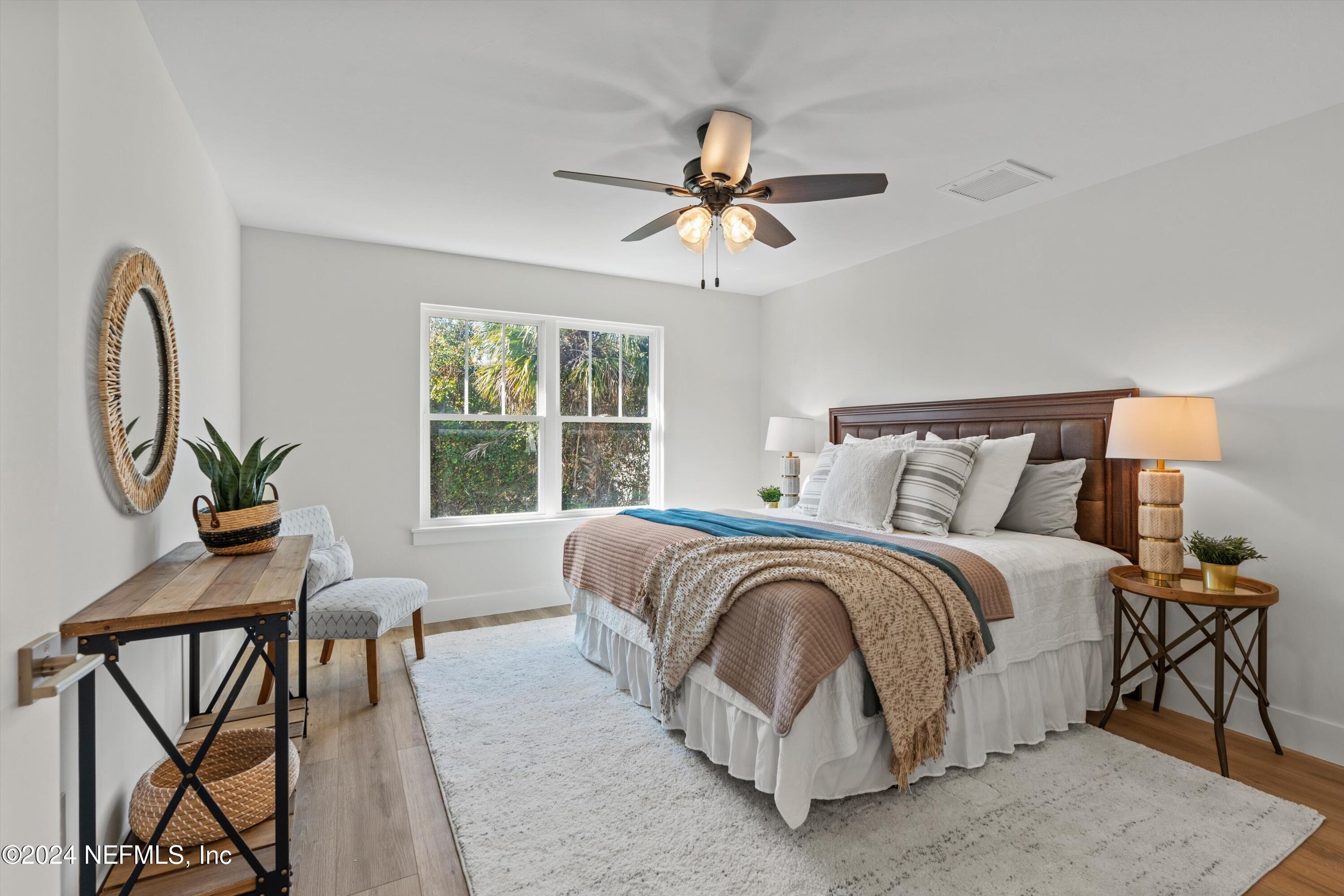 Single Family Residence in Jacksonville Beach FL 240 S 10TH Street 16.jpg