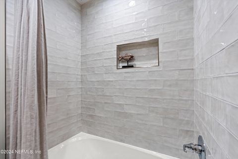Single Family Residence in Jacksonville Beach FL 240 S 10TH Street 25.jpg