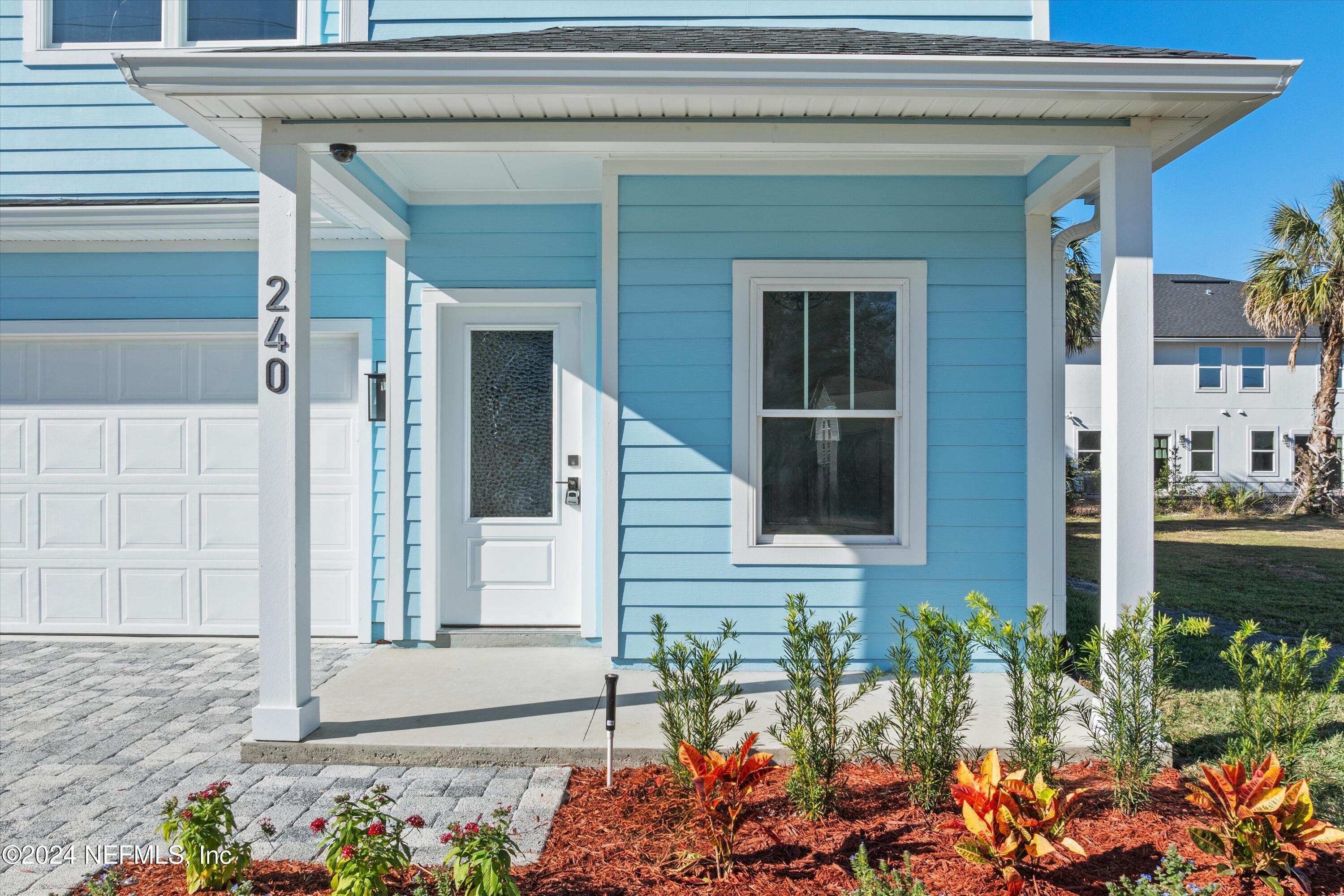 Single Family Residence in Jacksonville Beach FL 240 S 10TH Street 2.jpg